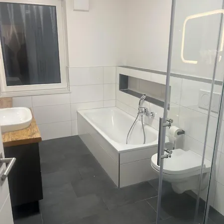 Schoene In Buxtehude- Zentral -lade Saeule -6person * Buxtehude